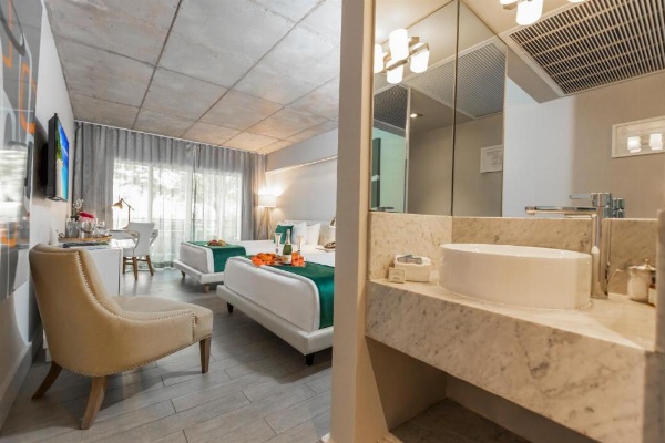 Riviera South Beach Hotel image 14